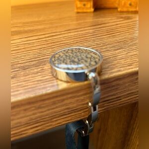 New, never used bag hook from Italia! 🇮🇹